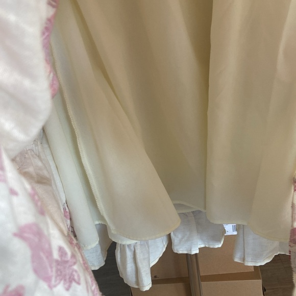 M🔖 CAROLINE CONSTAS Linen Scalloped Two Piece Skirt Set Floral Red Cream Ivory - Picture 8 of 10